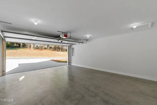 $425,000 | 124 Keeneland Circle, Greeneville, TN 37743