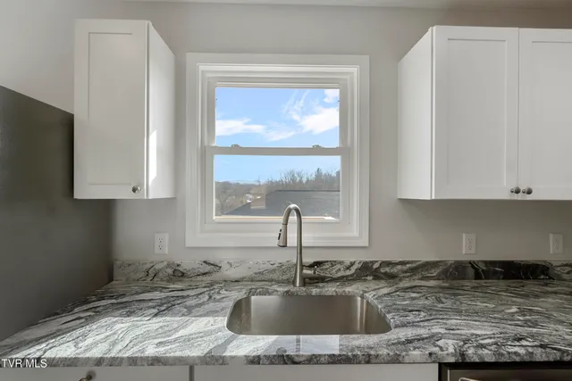 $425,000 | 124 Keeneland Circle, Greeneville, TN 37743