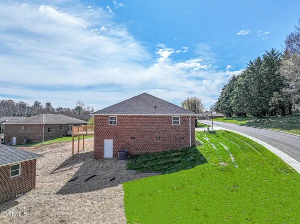 $415,000 | 124 Keeneland Circle, Greeneville, TN 37743