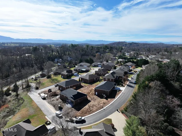 $425,000 | 124 Keeneland Circle, Greeneville, TN 37743