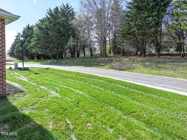 $415,000 | 124 Keeneland Circle, Greeneville, TN 37743