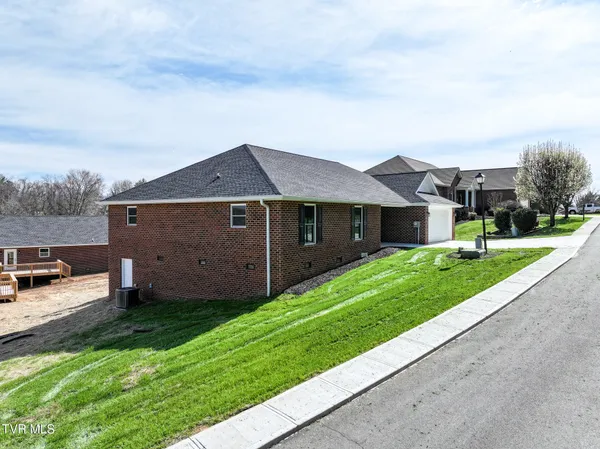 $415,000 | 124 Keeneland Circle, Greeneville, TN 37743