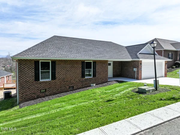 $415,000 | 124 Keeneland Circle, Greeneville, TN 37743