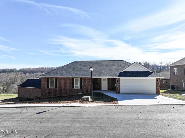 $415,000 | 124 Keeneland Circle, Greeneville, TN 37743