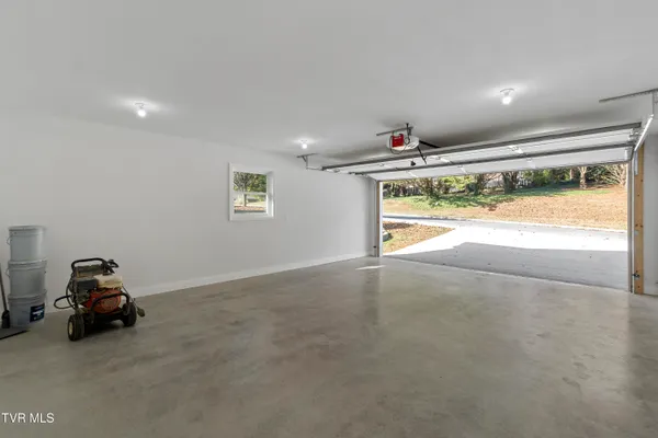 $415,000 | 124 Keeneland Circle, Greeneville, TN 37743