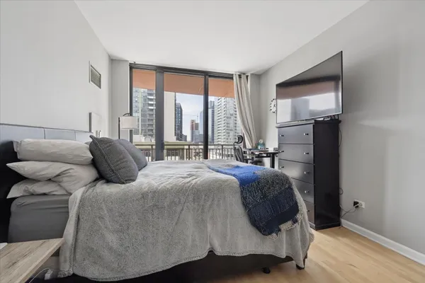 $2,800 | 330 North Jefferson Street, Unit 807, Chicago, IL 60661