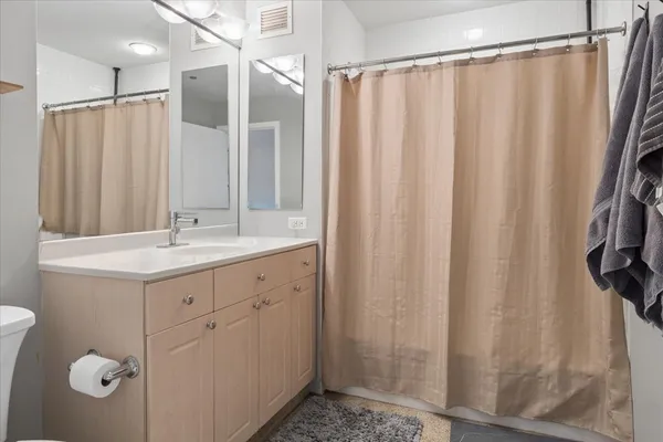 $2,800 | 330 North Jefferson Street, Unit 807, Chicago, IL 60661