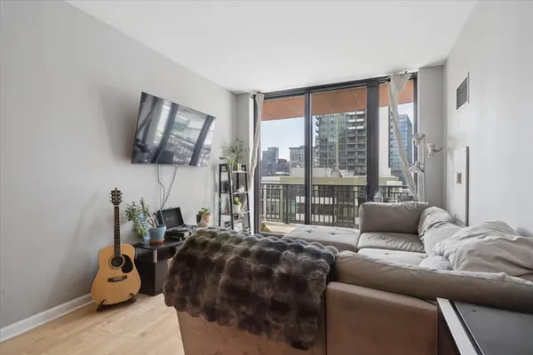 $2,800 | 330 North Jefferson Street, Unit 807, Chicago, IL 60661