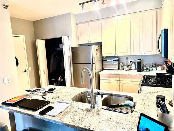 $2,800 | 330 North Jefferson Street, Unit 807, Chicago, IL 60661