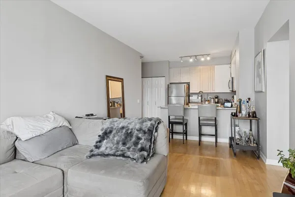 $2,800 | 330 North Jefferson Street, Unit 807, Chicago, IL 60661