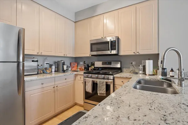 $2,800 | 330 North Jefferson Street, Unit 807, Chicago, IL 60661