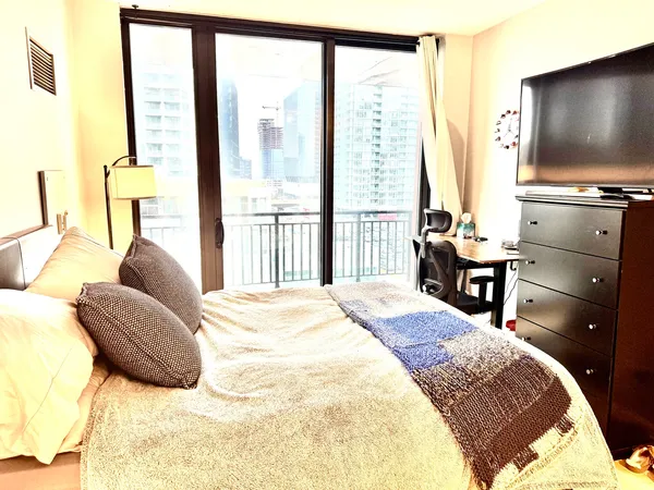 $2,800 | 330 North Jefferson Street, Unit 807, Chicago, IL 60661