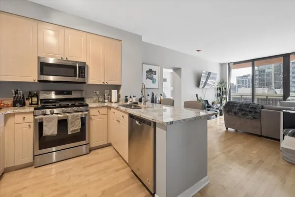 $2,800 | 330 North Jefferson Street, Unit 807, Chicago, IL 60661