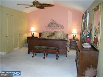 4632 Old Oak Road Doylestown, PA 18902 - Photo 8 of 12 Gallery Image 8