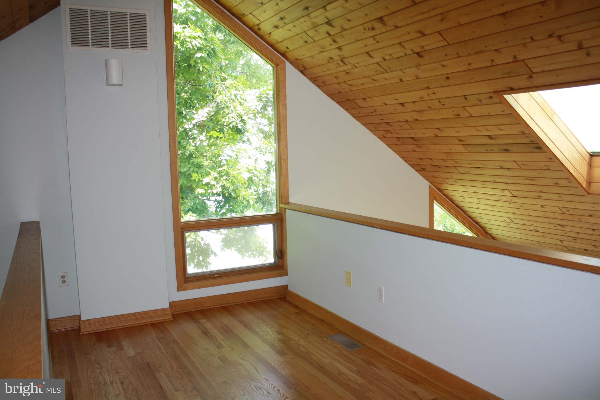 1605 Riverside Drive Annapolis, MD 21409 - Photo 14 of 28 Loft, stunning arch design