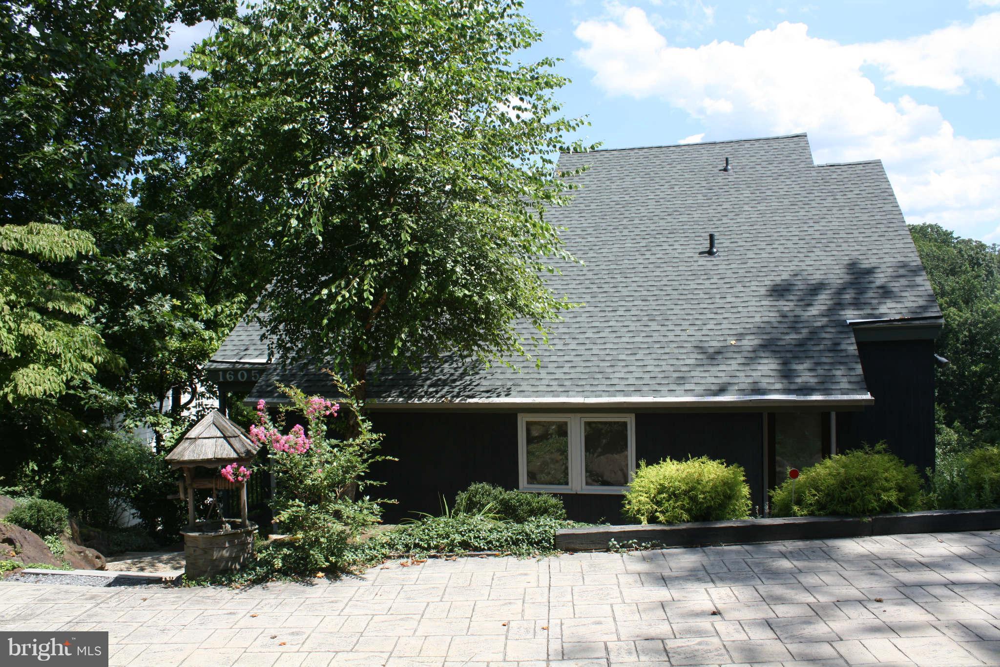 1605 Riverside Drive Annapolis, MD 21409 - Photo 2 of 28 Exterior (Front)