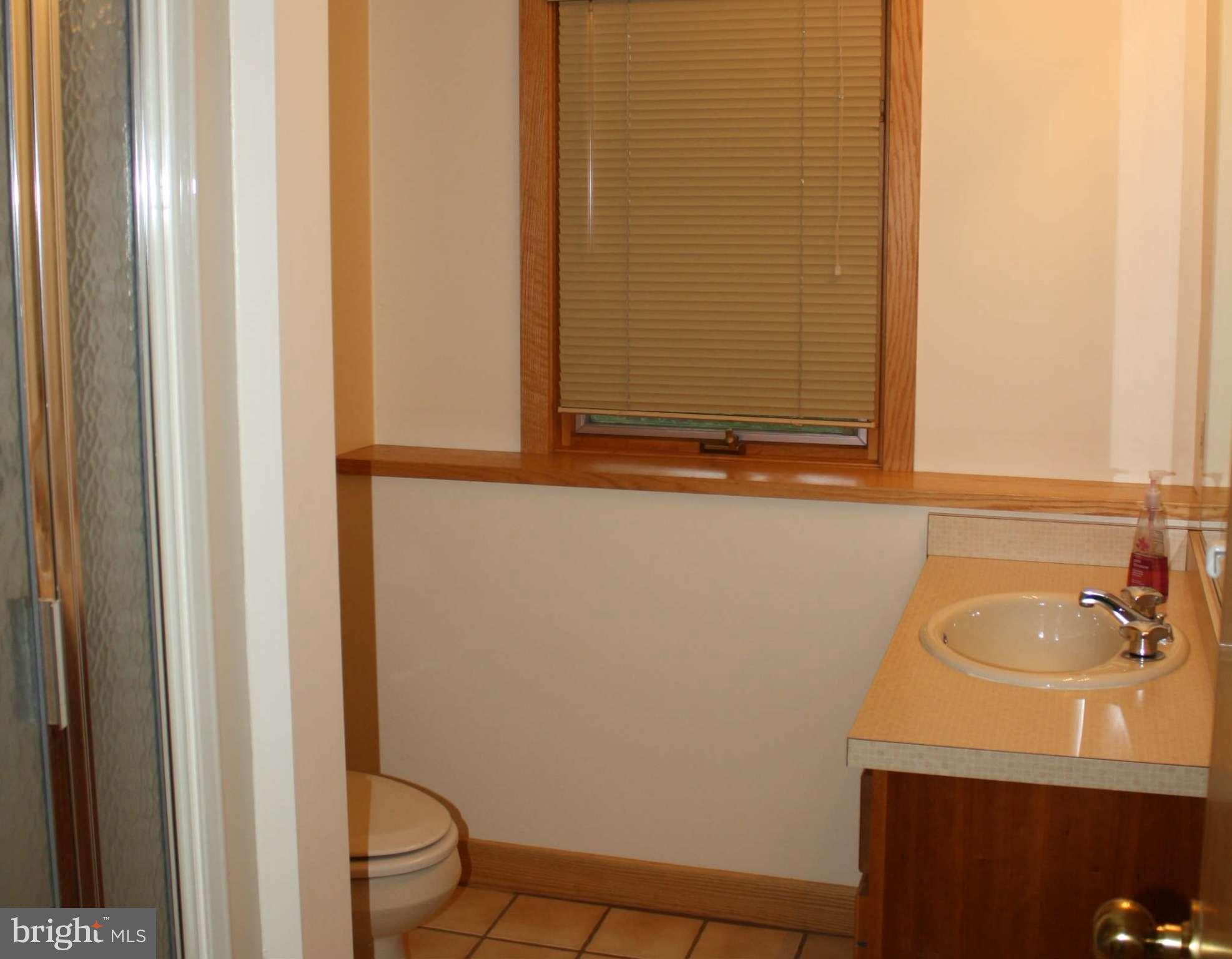 1605 Riverside Drive Annapolis, MD 21409 - Photo 22 of 28 Bath