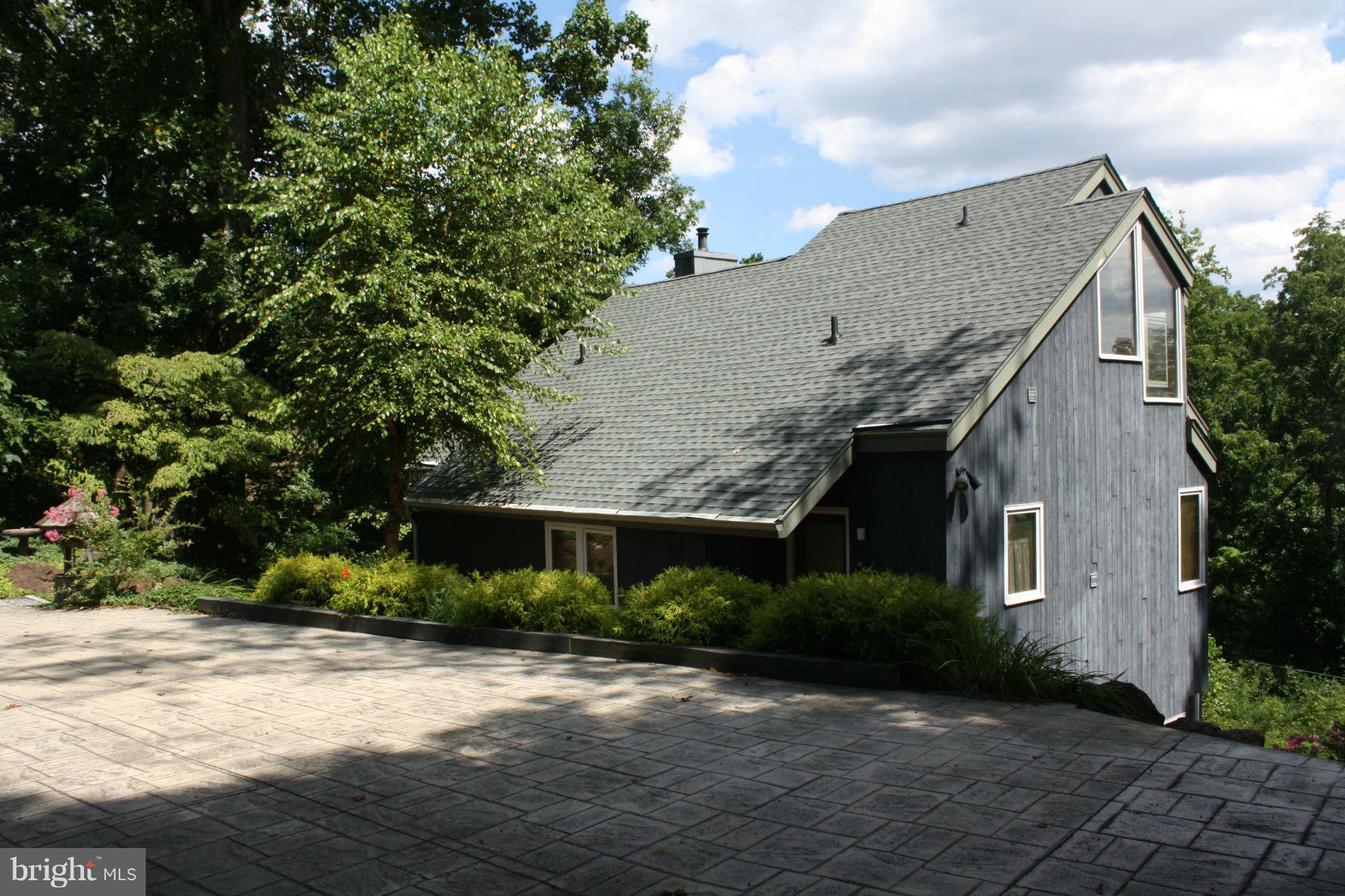 1605 Riverside Drive Annapolis, MD 21409 - Photo 3 of 28 Exterior (Front)