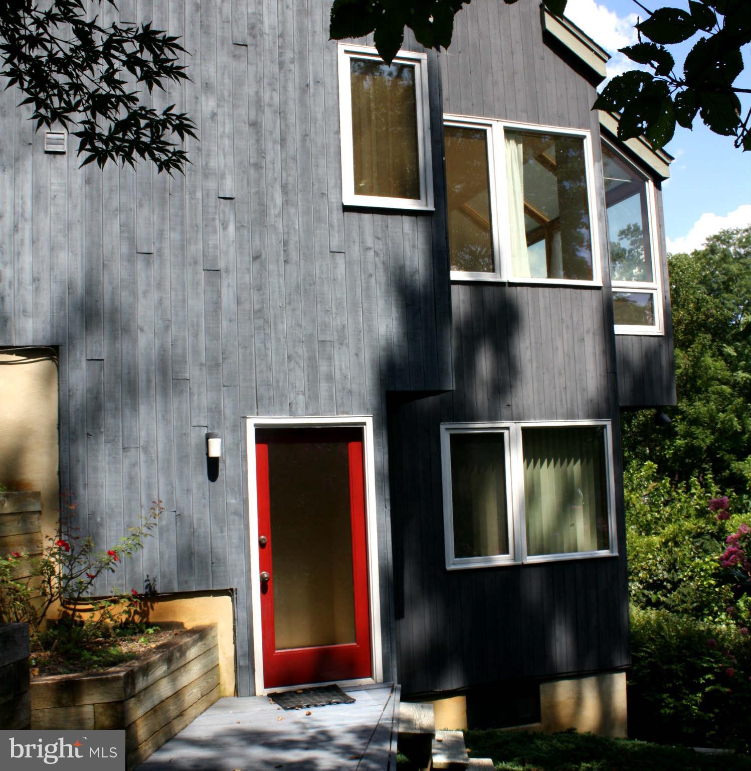 1605 Riverside Drive Annapolis, MD 21409 - Photo 5 of 28 side view of home