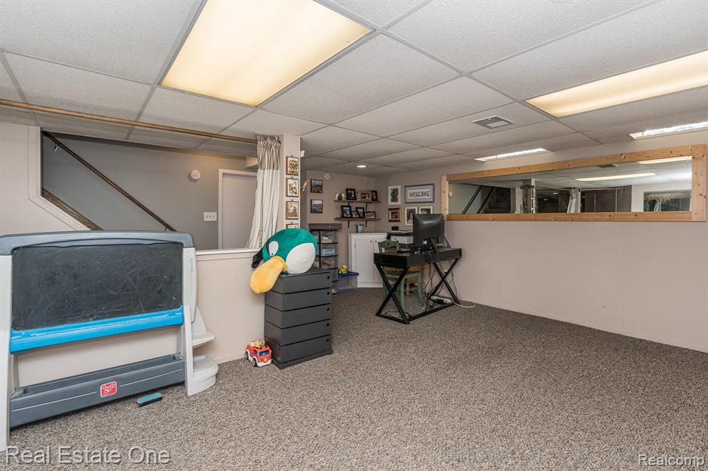 2033 Avonstoke Road Rochester Hills, MI 48307 - Photo 21 of 30