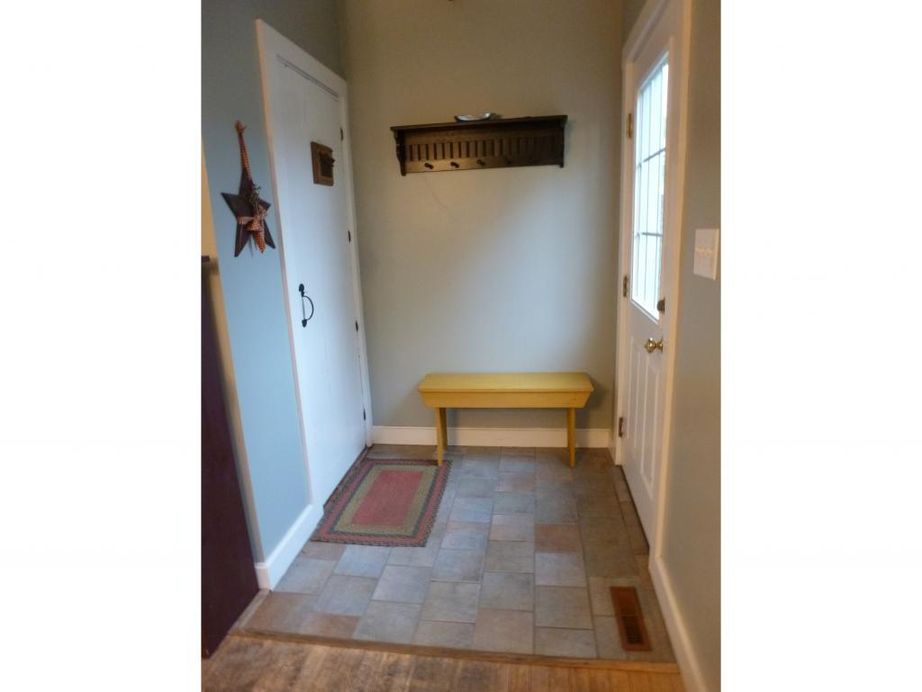92 Sanborn Road Concord, NH 03301 - Photo 3 of 34