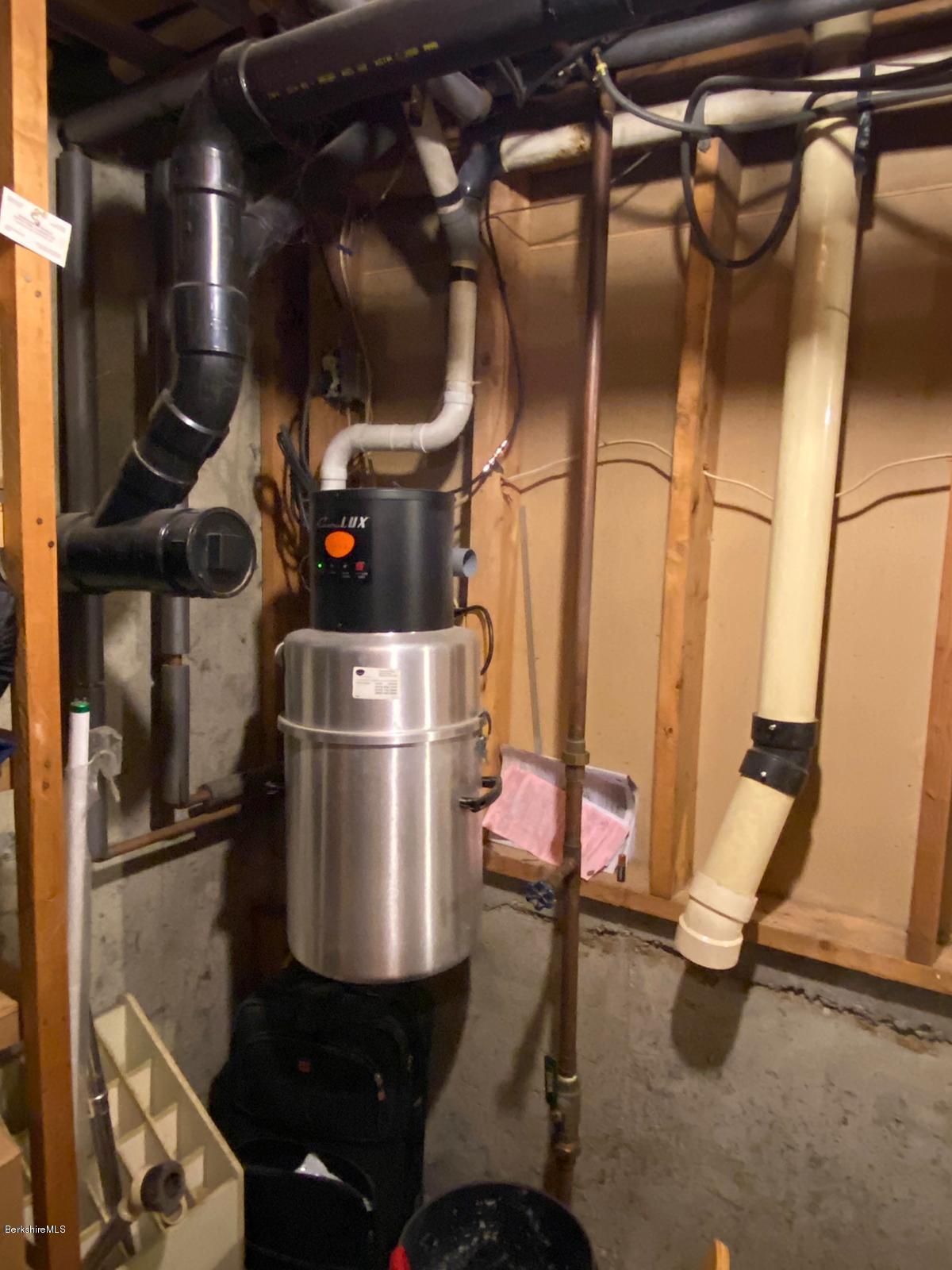 284 Dalton Division Road Pittsfield, MA 01201 - Photo 34 of 39 Central Vac