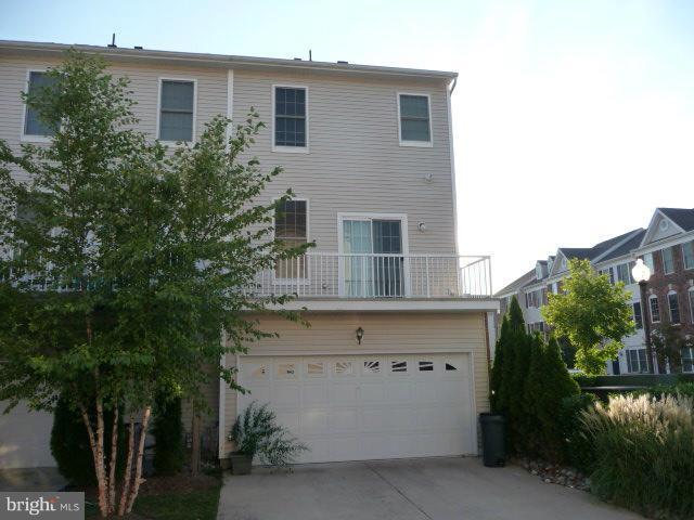 25136 Shultz Terrace, Unit 56A Chantilly, VA 20152 - Photo 16 of 21 Exterior (Rear)