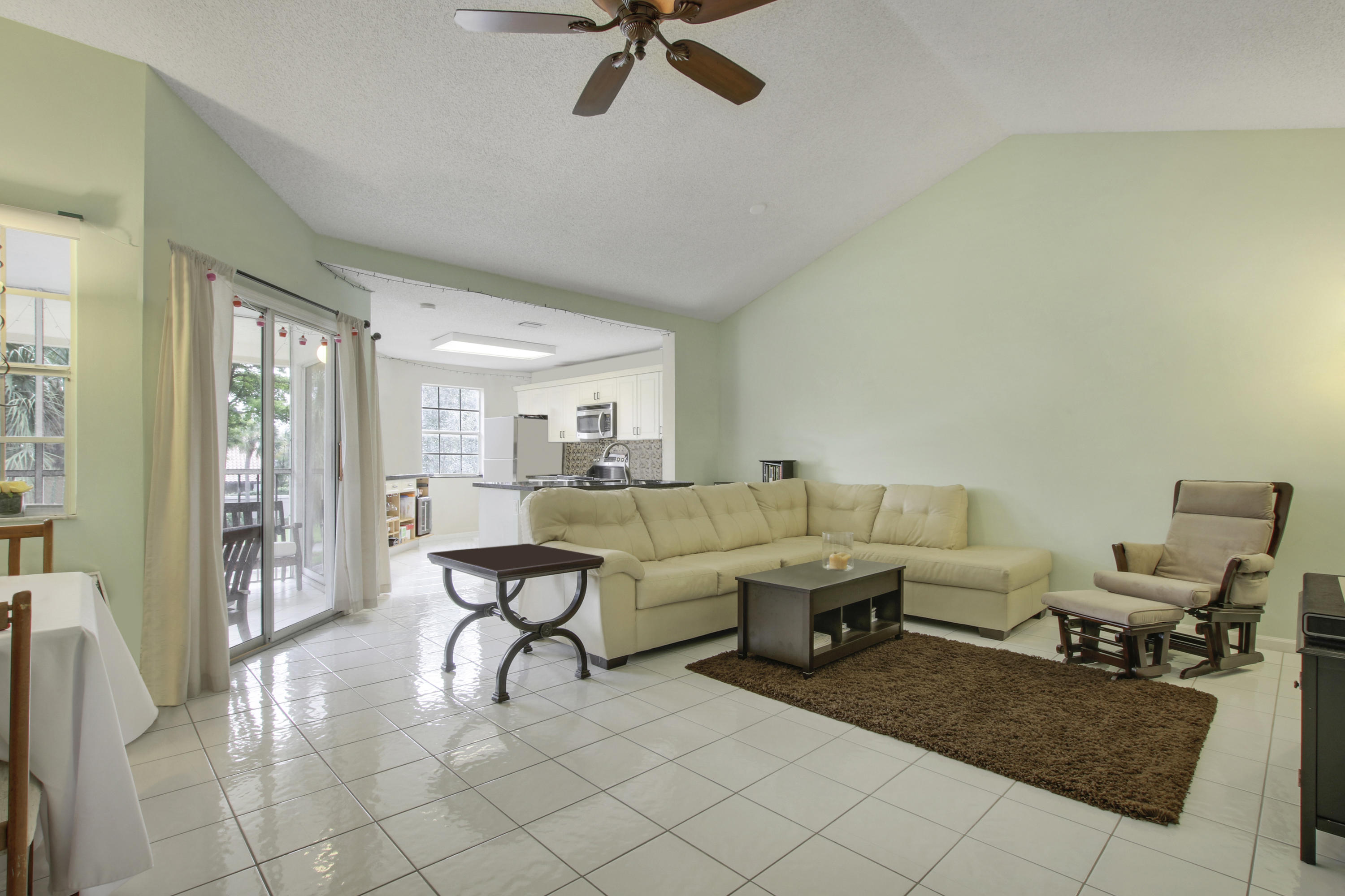 6511 Via Regina Boca Raton, FL 33433 - Photo 3 of 15 MAIN LIVINGA AREA