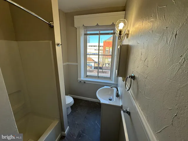 $1,450 | 5 South 3rd Street, Unit 2, Oxford, PA 19363