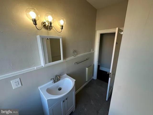 $1,450 | 5 South 3rd Street, Unit 2, Oxford, PA 19363