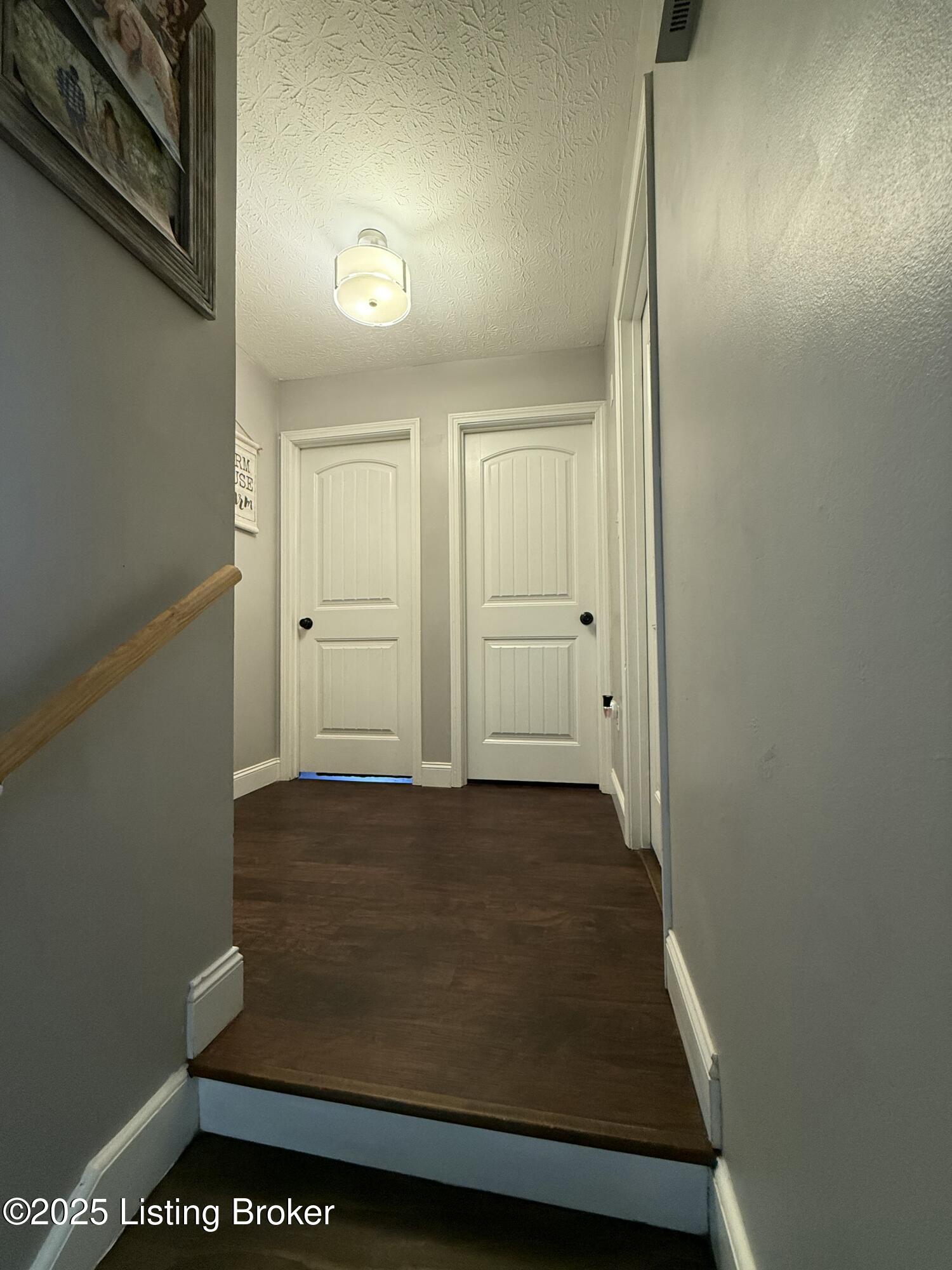 503 Sunbeam Road Leitchfield, KY 42754 - Photo 17 of 32 Stairs