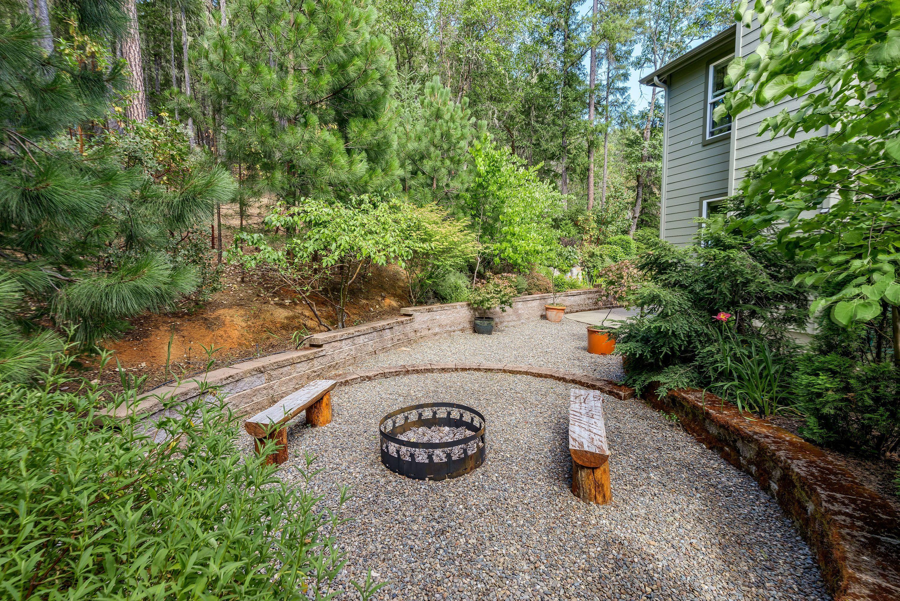 995 Ferry Road Grants Pass, OR 97526 - Photo 51 of 64 clvMWAdA