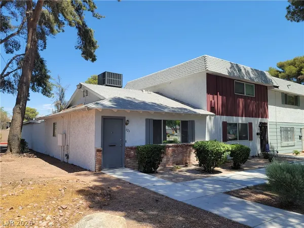 $1,250 | 629 East Pecos Way, Las Vegas, NV 89121