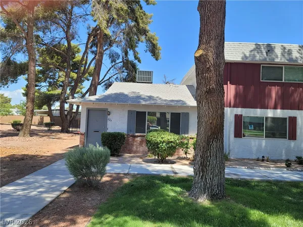 $1,250 | 629 East Pecos Way, Las Vegas, NV 89121