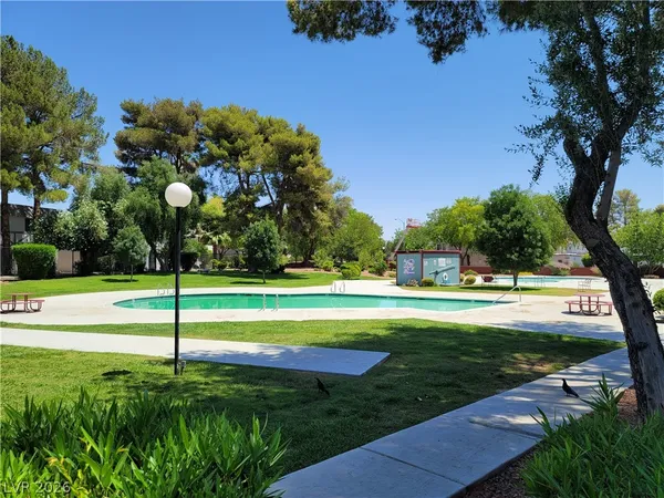 $1,250 | 629 East Pecos Way, Las Vegas, NV 89121