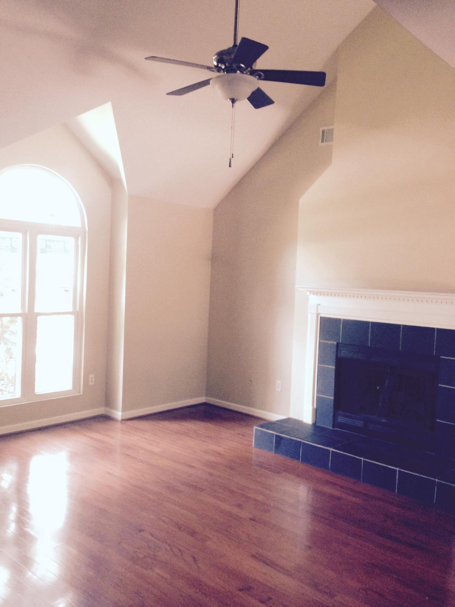 1237 Llewellyn Road Mount Pleasant, SC 29464 - Photo 2 of 10 Living room