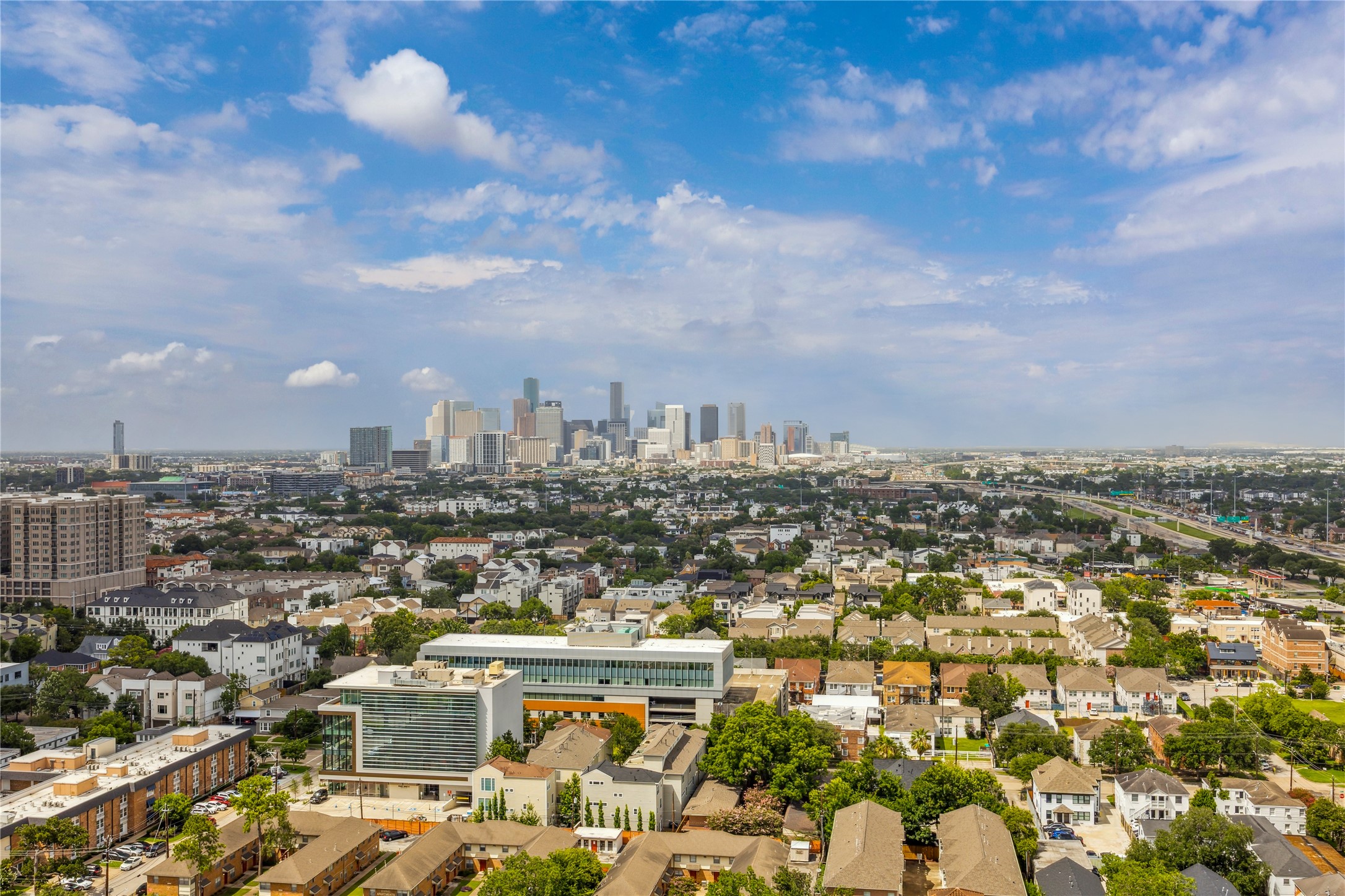 1701 Hermann Drive, Unit 23B Houston, TX 77004 - Photo 21 of 24 an aerial view of a city