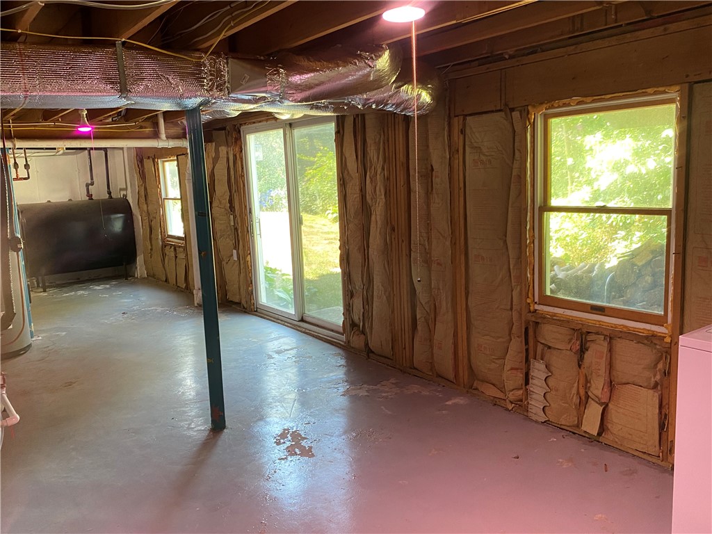 12 Sycamore Drive Westerly, RI 02891 - Photo 25 of 37