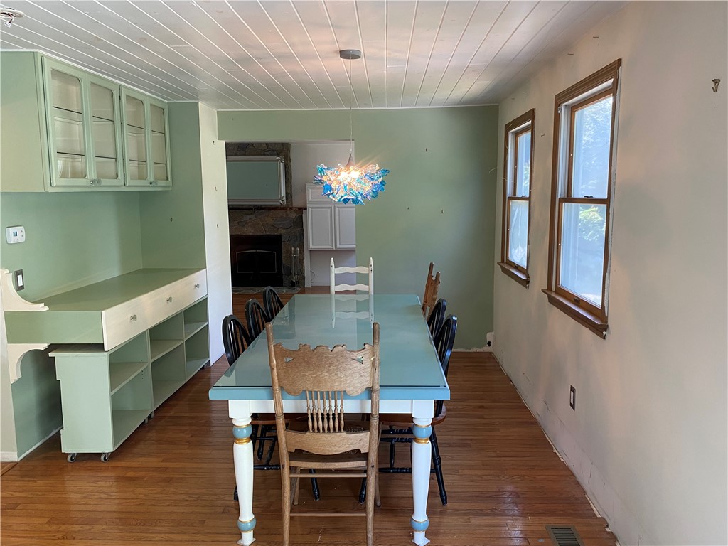 12 Sycamore Drive Westerly, RI 02891 - Photo 7 of 37