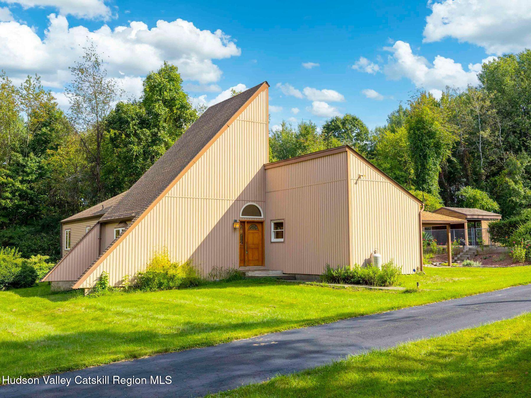 33 Reservoir Road Marlboro, NY 12542 - Photo 1 of 52 photo_online_001