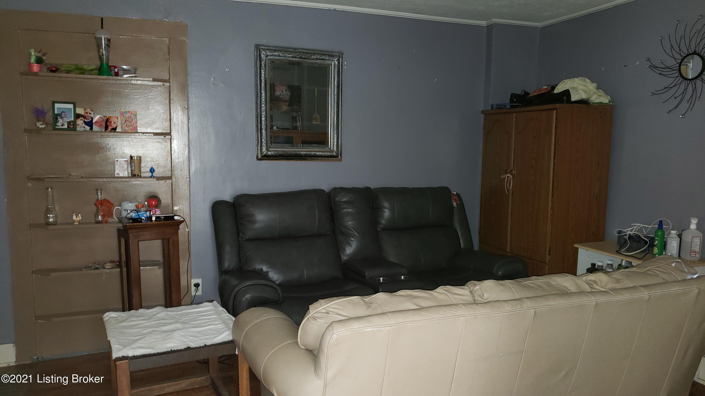 110 South Walnut Street Springfield, KY 40069 - Photo 10 of 14 110 unit 3 living