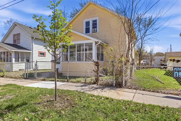 $154,900 | 324 Van Buren Avenue, St. Paul, MN 55103