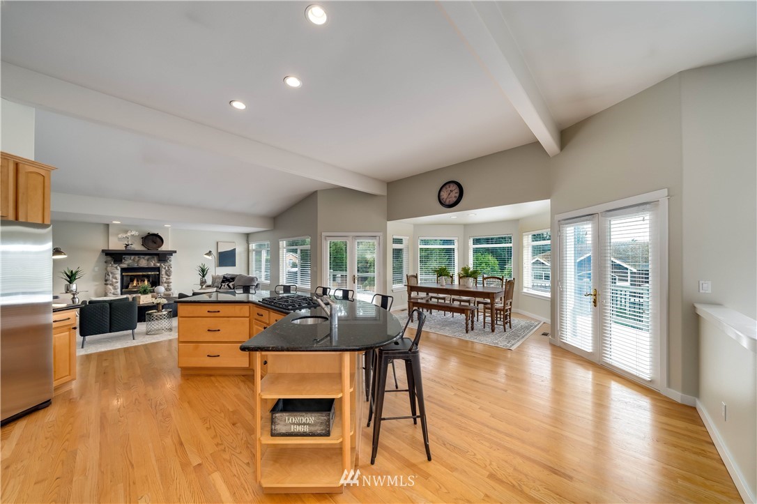 8900 196th Street Southwest Edmonds, WA 98026 - Photo 8 of 25 Gallery Image 8