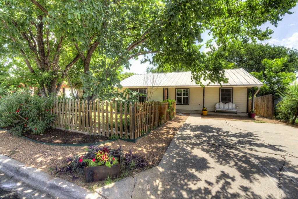1705 Adriane Drive Austin, TX 78721 - Photo 1 of 1