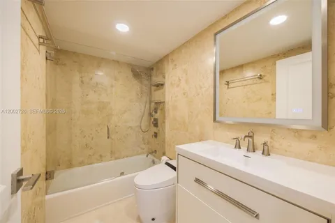 $2,900,000 | 2 Grove Isle Drive, Unit B1109, Coconut Grove, FL 33133