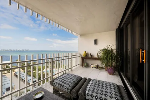 $2,900,000 | 2 Grove Isle Drive, Unit B1109, Coconut Grove, FL 33133