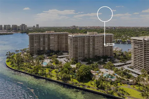 $2,900,000 | 2 Grove Isle Drive, Unit B1109, Coconut Grove, FL 33133