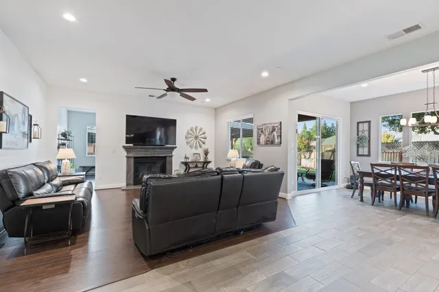 $779,000 | 3127 Joshua Avenue, Clovis, CA 93611