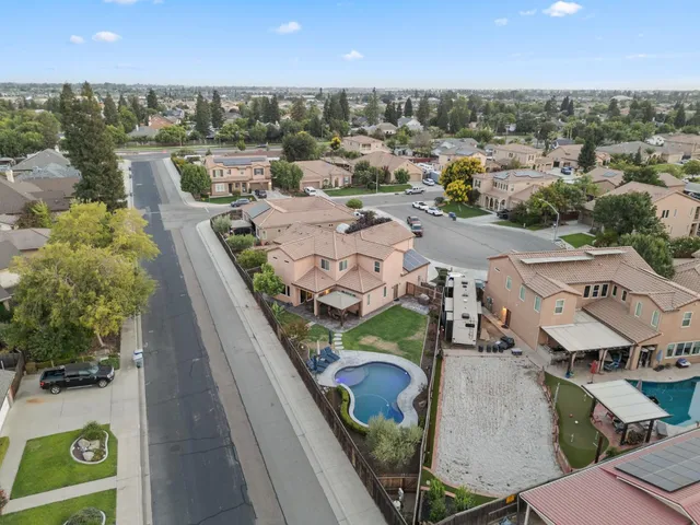 $779,000 | 3127 Joshua Avenue, Clovis, CA 93611