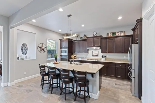 $779,000 | 3127 Joshua Avenue, Clovis, CA 93611